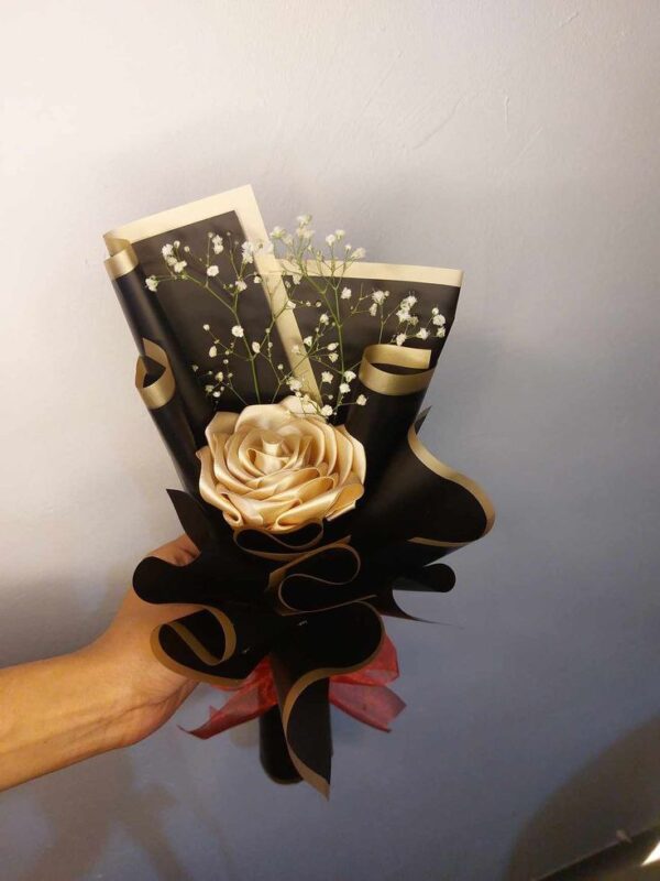 SATIN ROSE MINI BOUQUET - Image 4