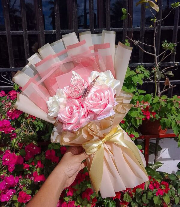 ETERNAL GRACE - BLUSH PINK ROSE BOUQUET - Image 5