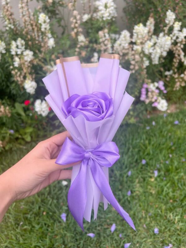 SATIN ROSE MINI BOUQUET - Image 3