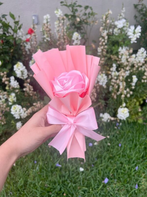 SATIN ROSE MINI BOUQUET - Image 2